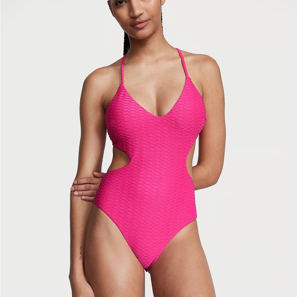 Victoria’s Secret Cut Out Cheeky One Piece Swimsuit — Pink  Size NWT